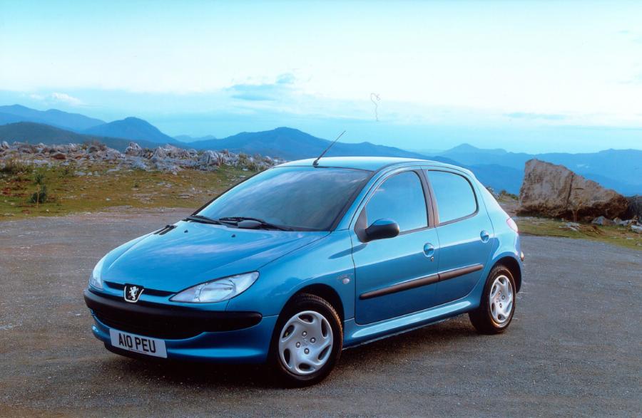  Peugeot 206 1998 года  (фото 19 из 46)
